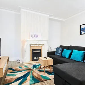 https://5-minutes-from-leeds-city-centre-parking.yorkshirehotels.net